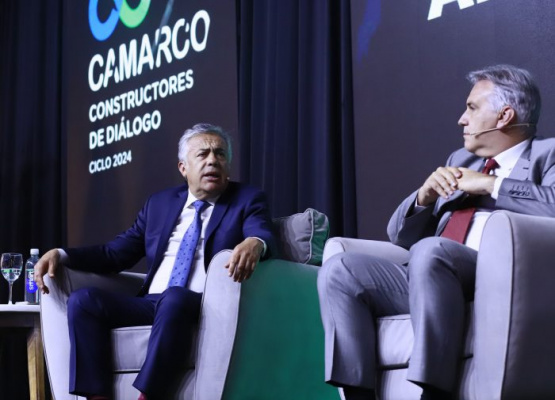 En Buenos Aires, Cornejo destacó la importancia de reforzar la relación fiscal entre Nación y Provincia para fomentar la infraestructura
