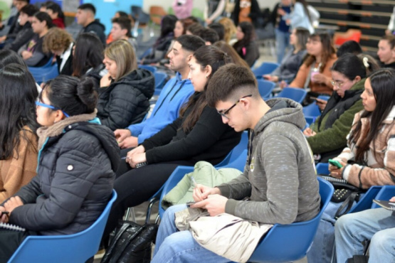 Maipú Municipio impulsa becas universitarias con responsabilidad social y ambiental 